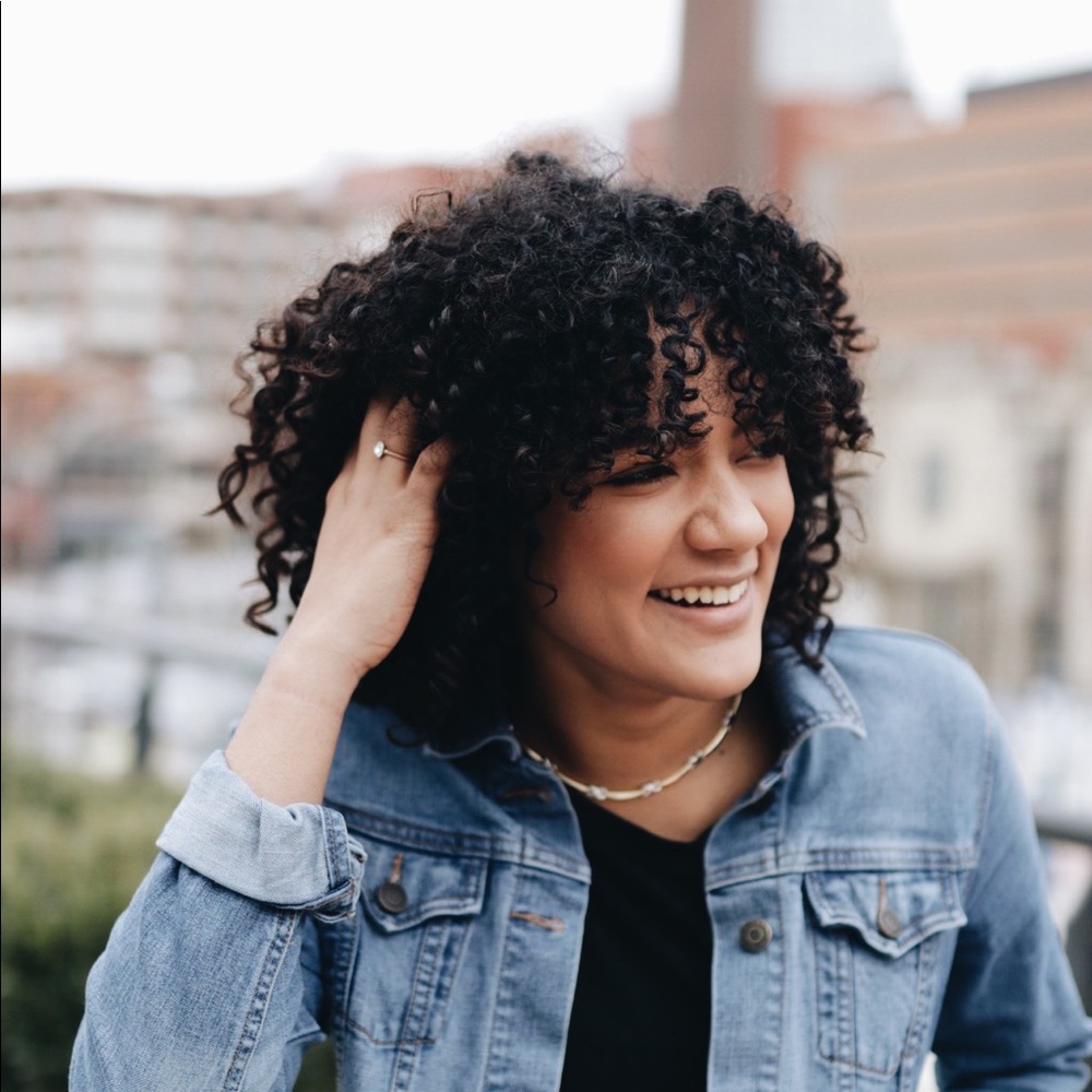 Meet your Posher, Alexis
